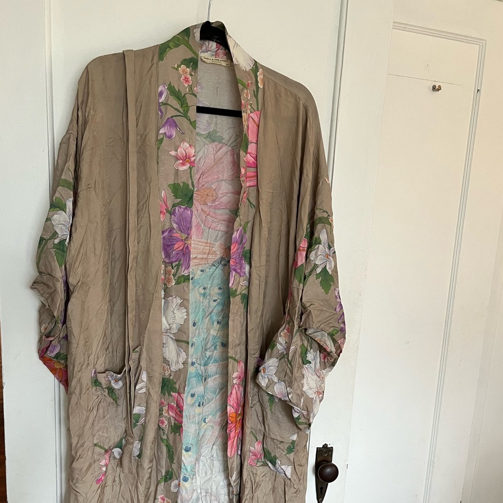 Spell Waterfall Robe - Picture 4 of 6